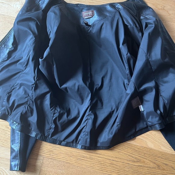 Danier italian black leather jacket XL - Picture 10 of 10